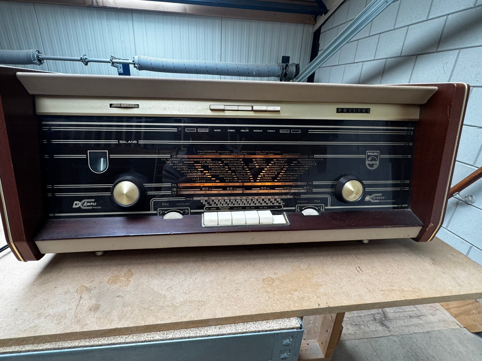 Philips bi-ampli vintage stereo radio met mooi geluid, Ophalen, Gebruikt, Radio