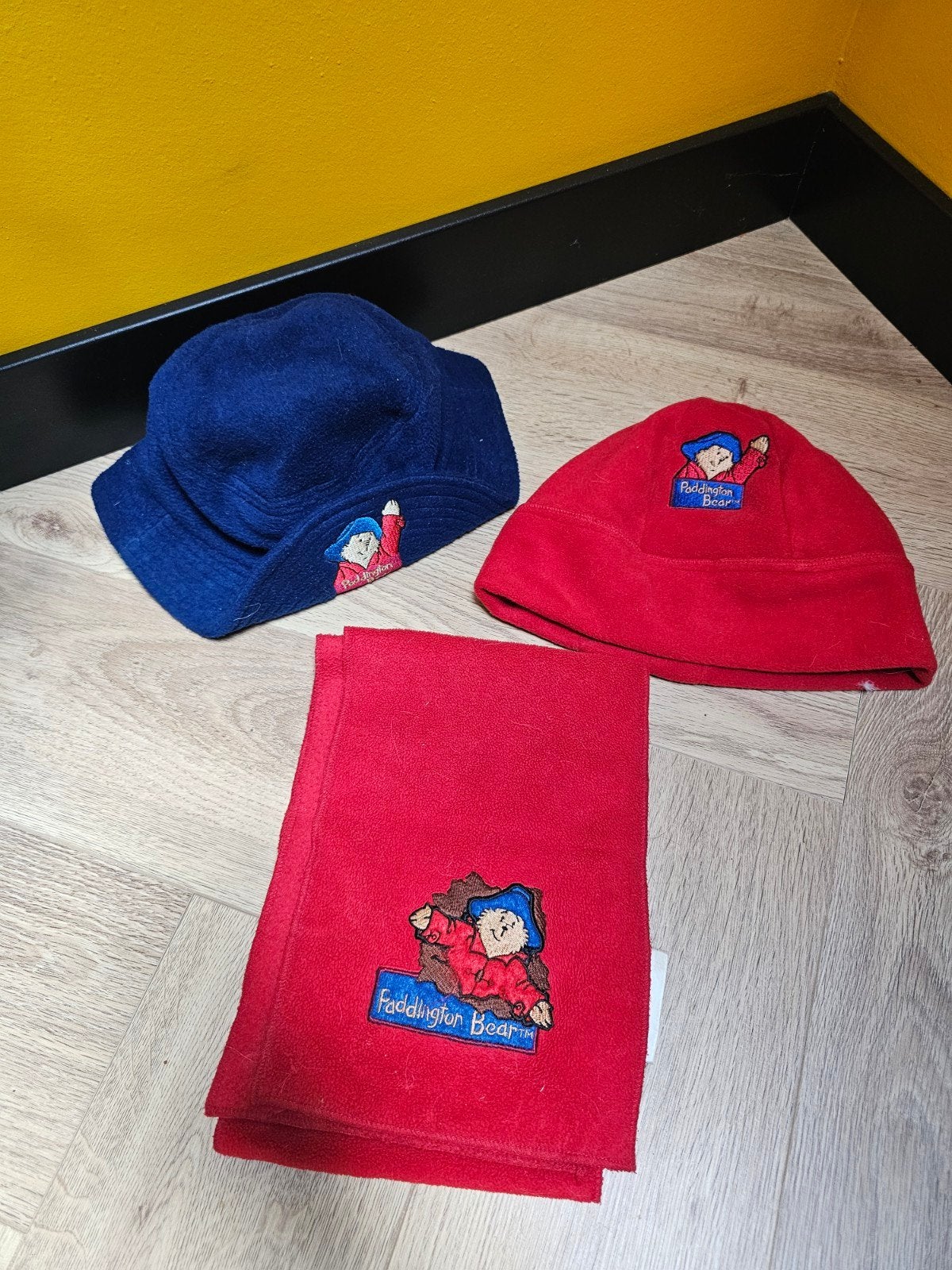 Paddington Beer mutsen en sjaal setje, Kinderen en Baby's, Babykleding | Mutsen, Sjaals en Wanten, Gebruikt, Ophalen of Verzenden