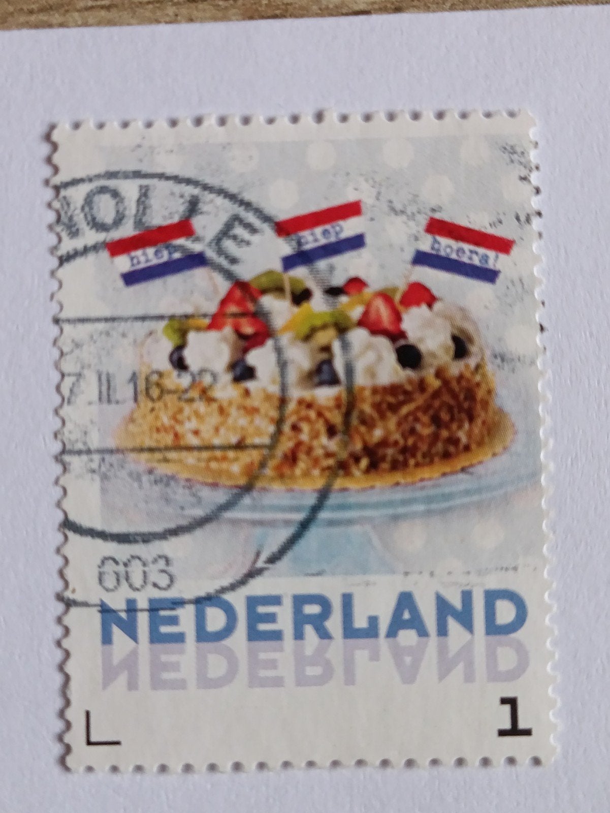 Persoonlijke postzegel Hallmark 'Hiep Hiep Hoera' taart, Ophalen of Verzenden, Na 1940, Gestempeld
