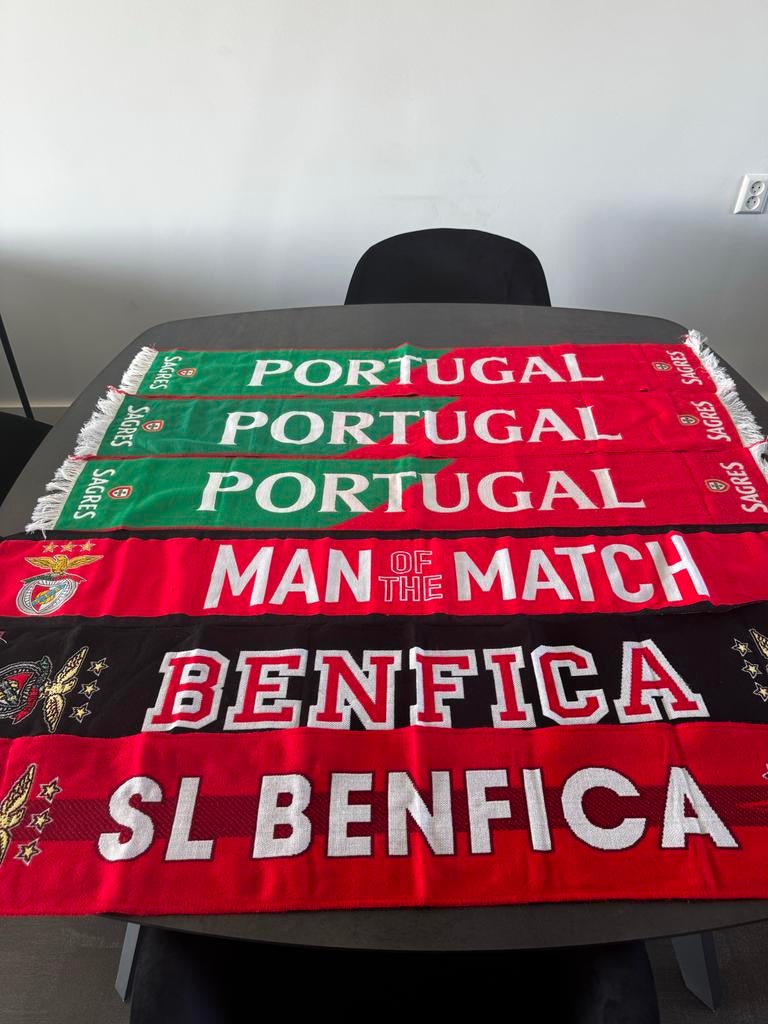 Diverse Voetbalsjaals: Portugal & Benfica, Ophalen of Verzenden, Nieuw, Clubaccessoires