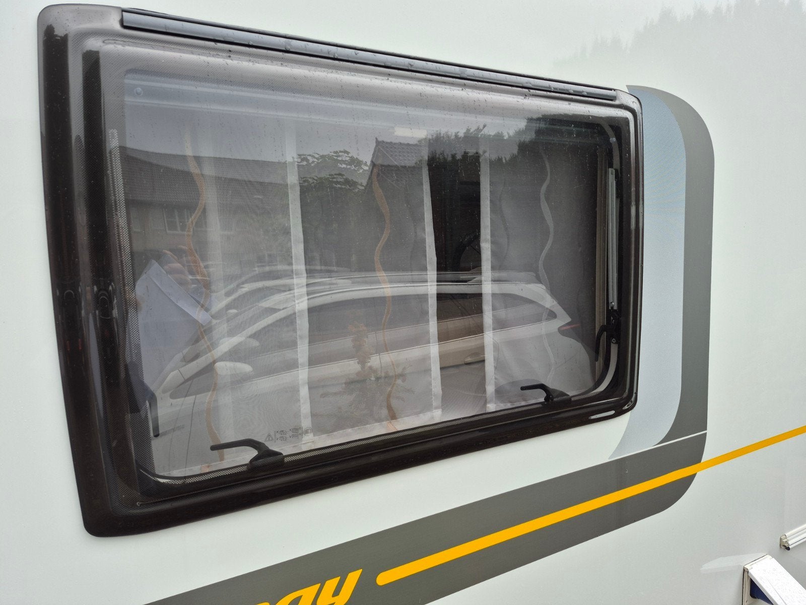 Raam LMC 90X 55 CM TEKOOP, Caravans en Kamperen, Camper-accessoires, Ophalen of Verzenden, Gebruikt