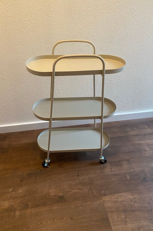 Bijzet tafel/karretje met wielen, Huis en Inrichting, Tafels | Bijzettafels, Minder dan 55 cm, Zo goed als nieuw, Ovaal, Ophalen