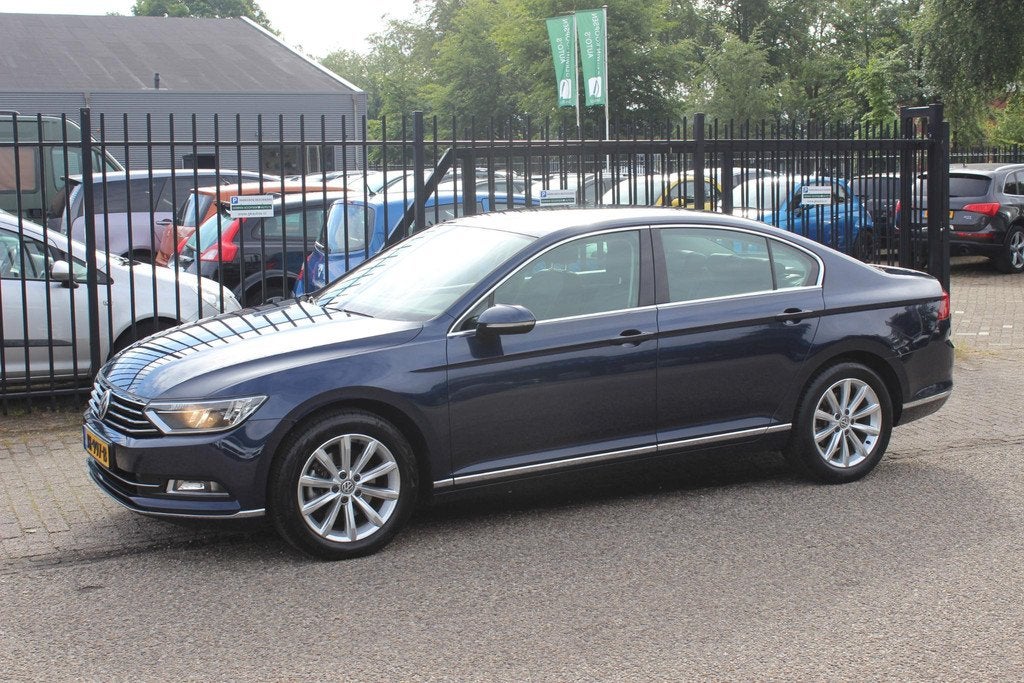 Volkswagen Passat 1.4 TSI Highline, Sedan!, Auto's, Volkswagen, Bedrijf, Te koop, Passat, ABS, Adaptive Cruise Control, Airbags