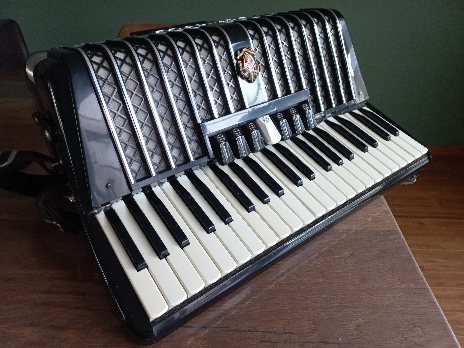 Accordeon Scandalli mod 137, Muziek en Instrumenten, Accordeons, Ophalen, Gebruikt, Scandalli, Met riemen