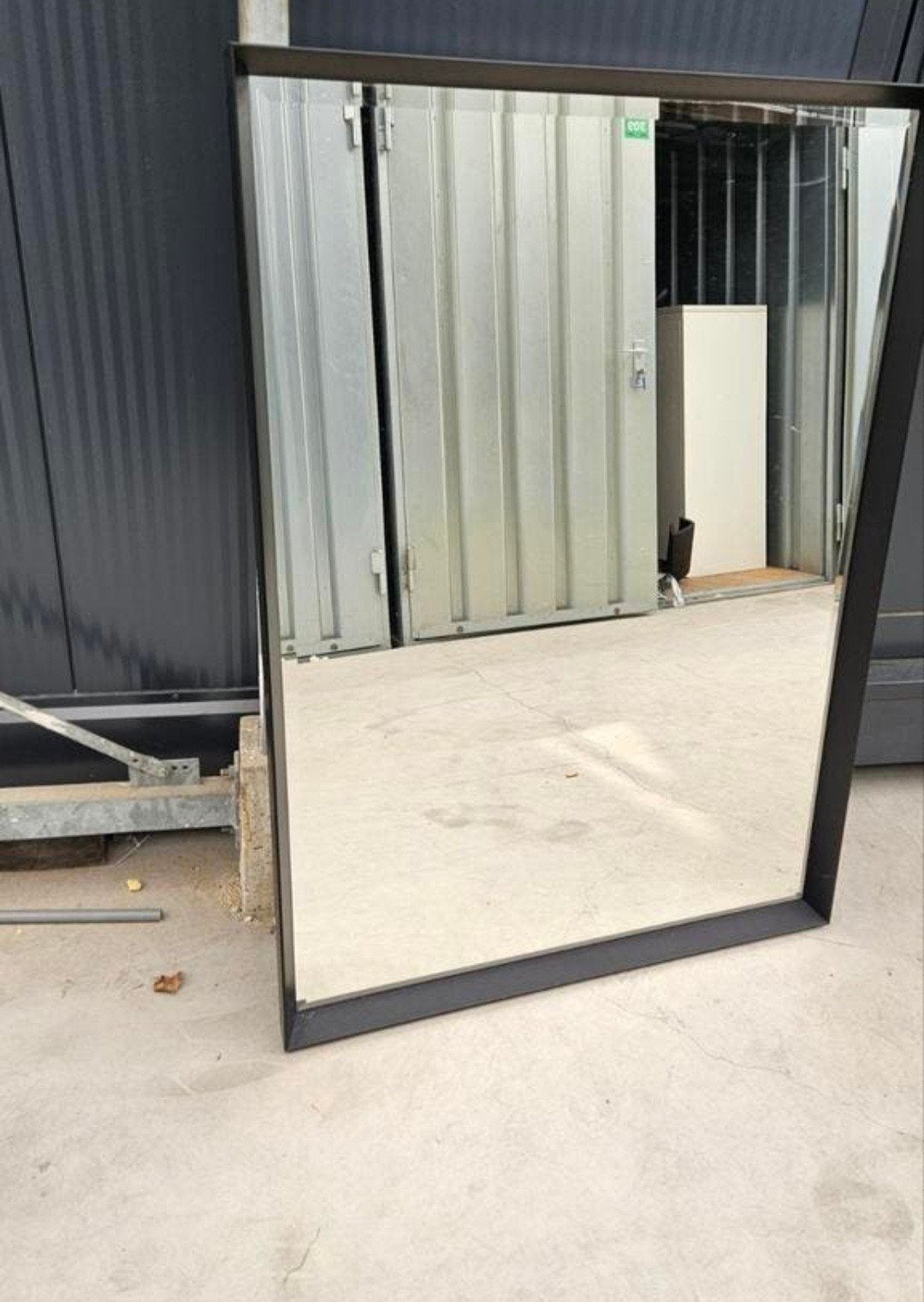 Moderne spiegel met zwart frame - 91x126 cm, Ophalen