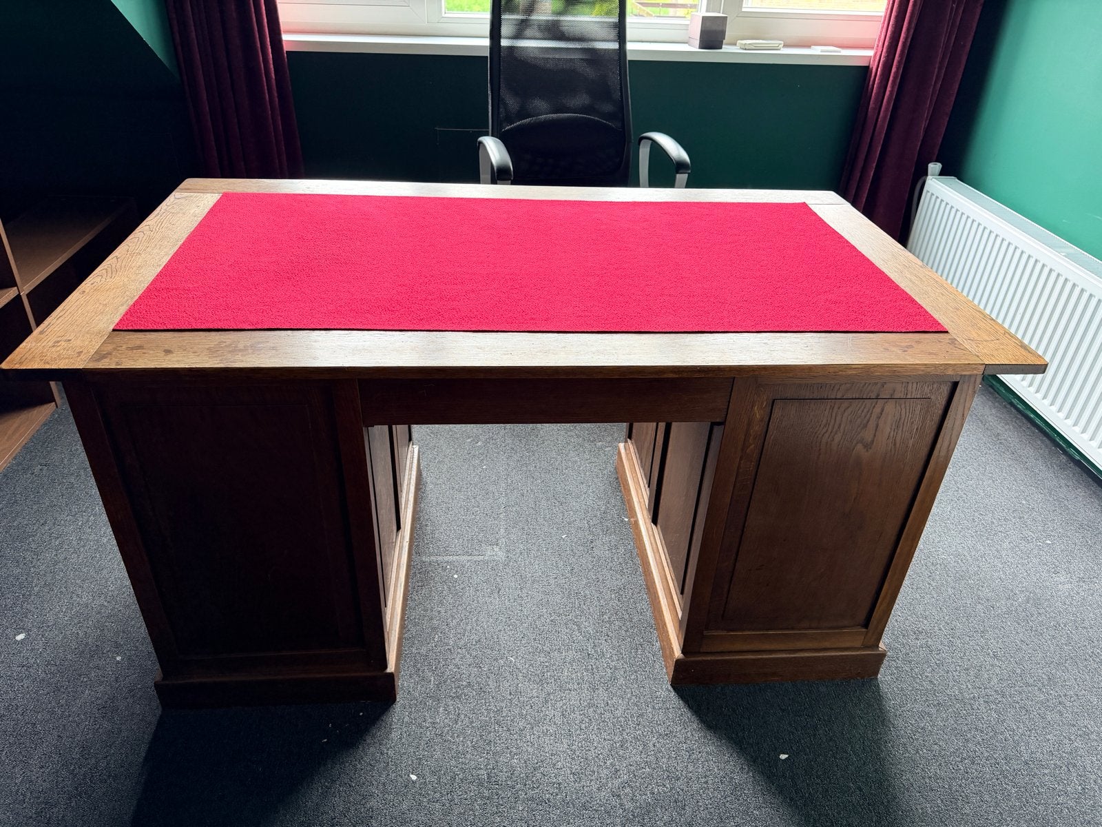 Antiek Eiken Bureau met nieuw rood vilt, Ophalen