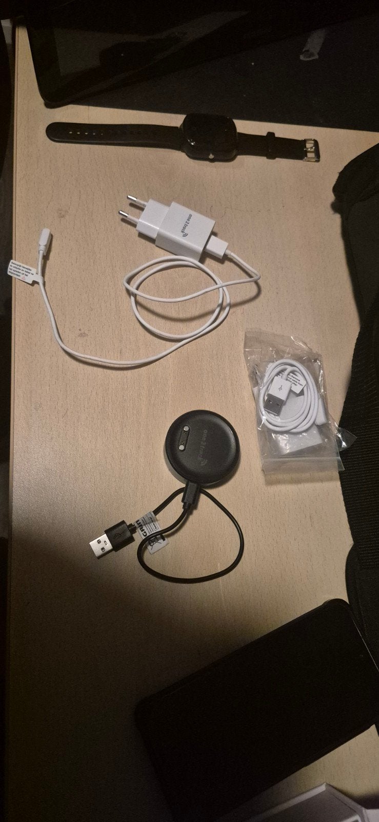 one 2 track: 2 laders en oplaadstation, Ophalen of Verzenden, Zo goed als nieuw