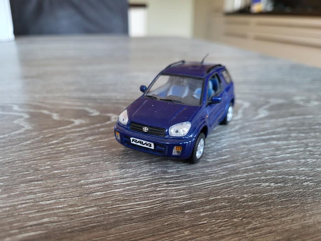 Toyota Rav4 minichamps schaal 1:43, Ophalen of Verzenden, Zo goed als nieuw, Auto, MiniChamps