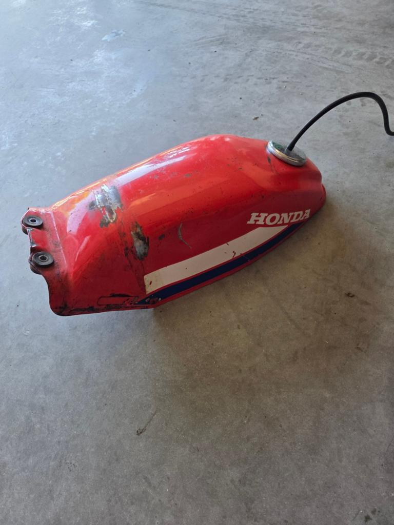 Honda mt5 mt8 benzine tank mooi schoon van binnen, Fietsen en Brommers, Brommeronderdelen | Oldtimers, Ophalen of Verzenden, Gebruikt