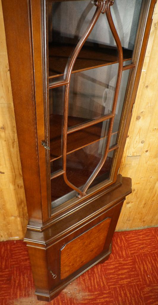 Engelse Hoekvitrine kast hoekkast zilverkast hoekmeubel ART, Huis en Inrichting, Kasten | Overige, Gebruikt, Ophalen