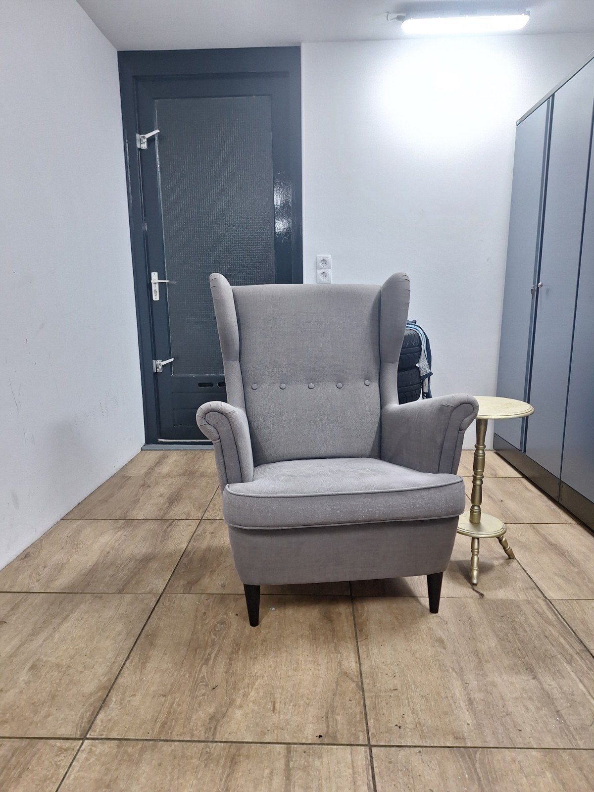 Grijze fauteuil met vlekken - voordelig af te halen, Ophalen, Gebruikt, Klassiek, 75 tot 100 cm