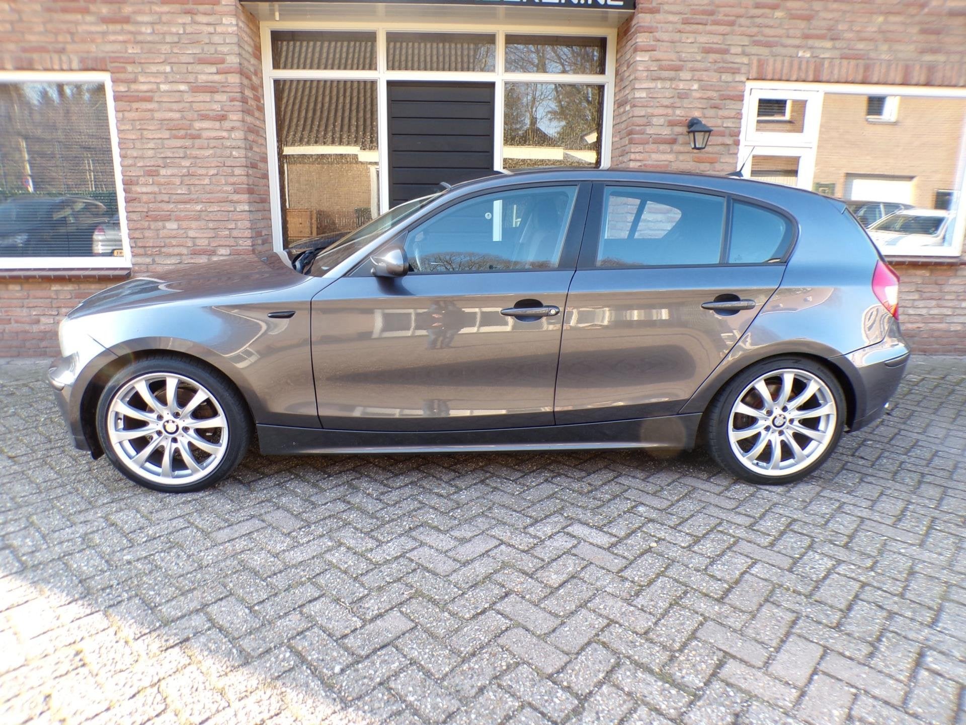 BMW 1-serie 120i, Zwart, 4 cilinders, 150 pk, Handgeschakeld