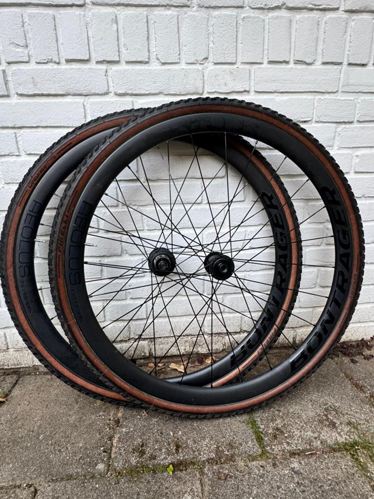 Bontrager Aeolus Elite 35 TLR Disc 28”, Ophalen, Zo goed als nieuw, Band, Carbon