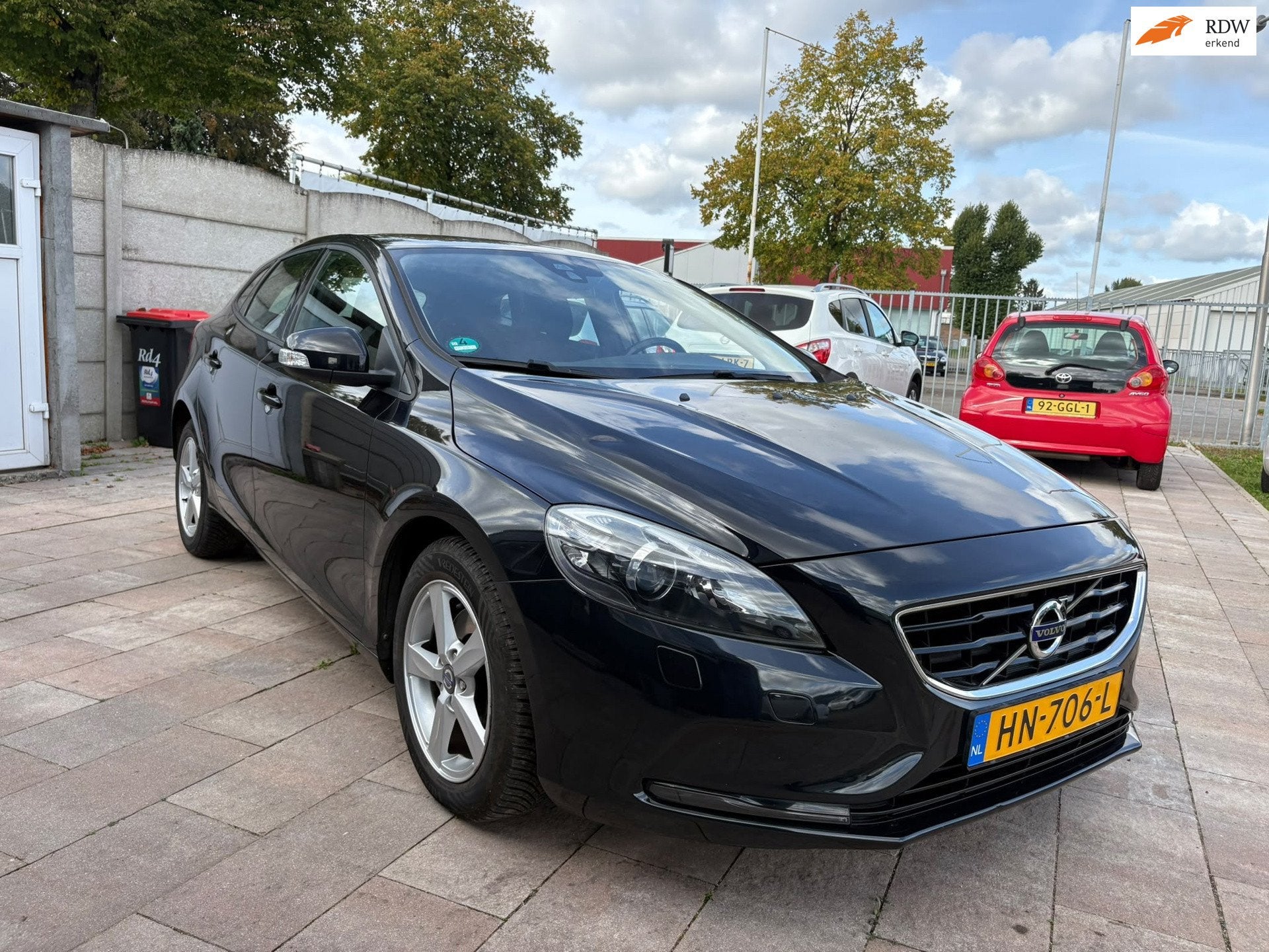 Volvo V40 1.6 T2 Summum|Nieuwe APK|Cruise|PDC achter, Auto's, Voorwielaandrijving, Stof, Gebruikt, Zwart