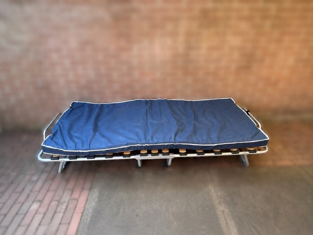 campingbed, Caravans en Kamperen, Ophalen of Verzenden, Zo goed als nieuw