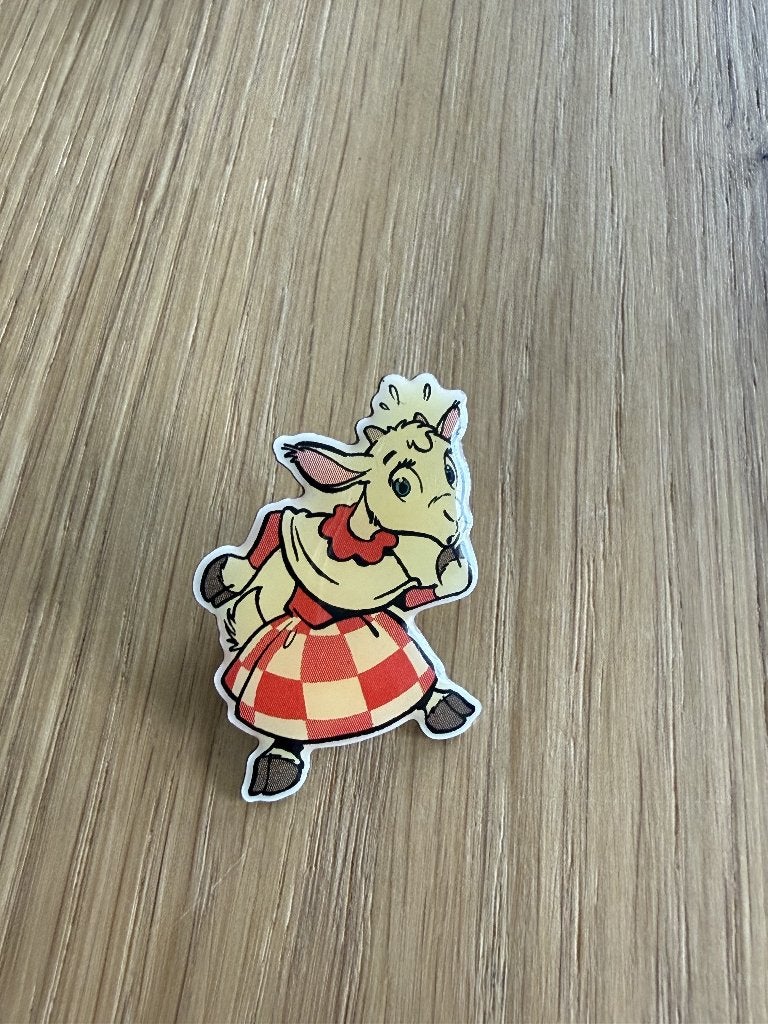 Efteling Pinnetje Schaapje met Geruite Rok, Verzamelen, Efteling, Ophalen of Verzenden, Gebruikt, Button of Speldje