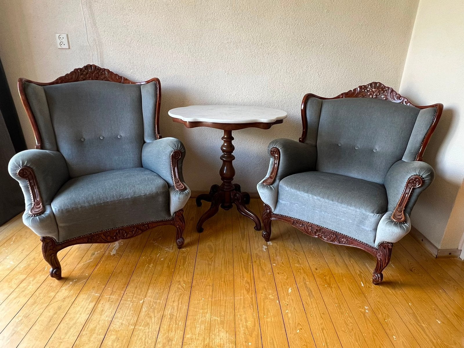 2 barok stoelen en tafeltje, Ophalen