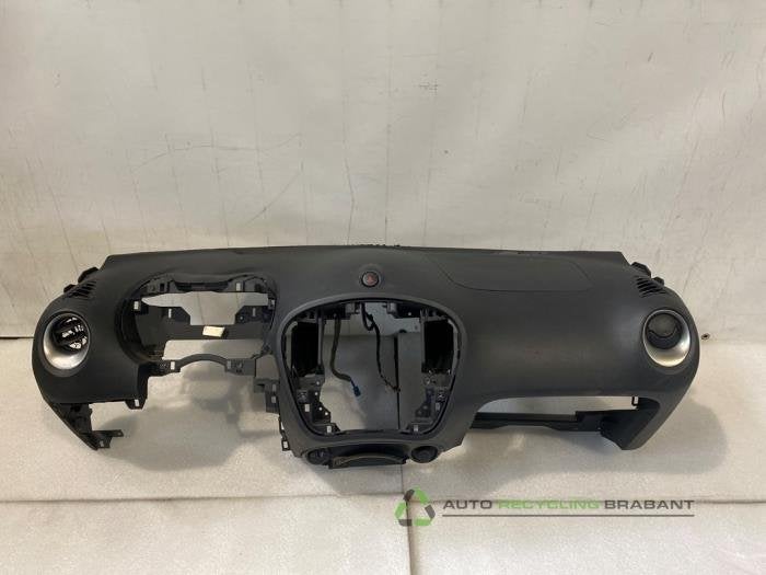 Dashboard van een Nissan Juke, Gebruikt, -, -, Ophalen of Verzenden