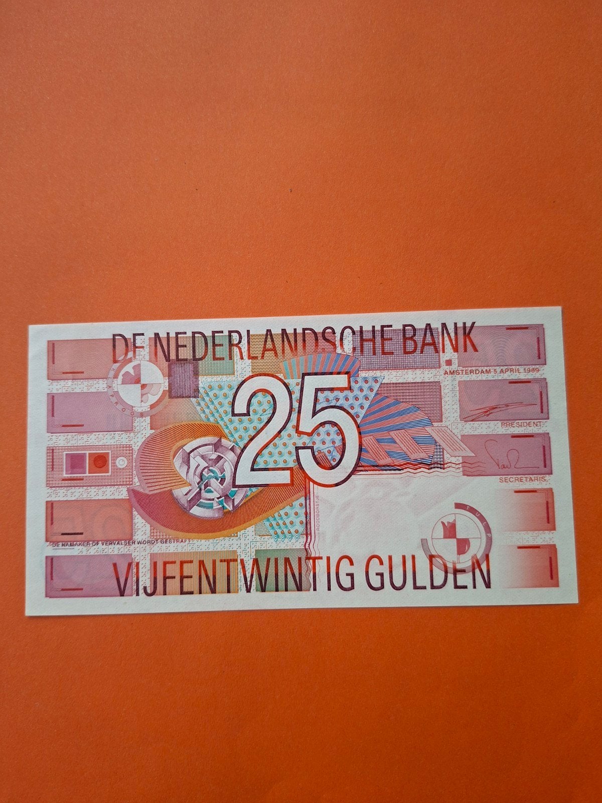 25 gulden Roodborstje uit 1989 in UNC
Serie nummer 202528382, Ophalen of Verzenden, 25 gulden, Los biljet