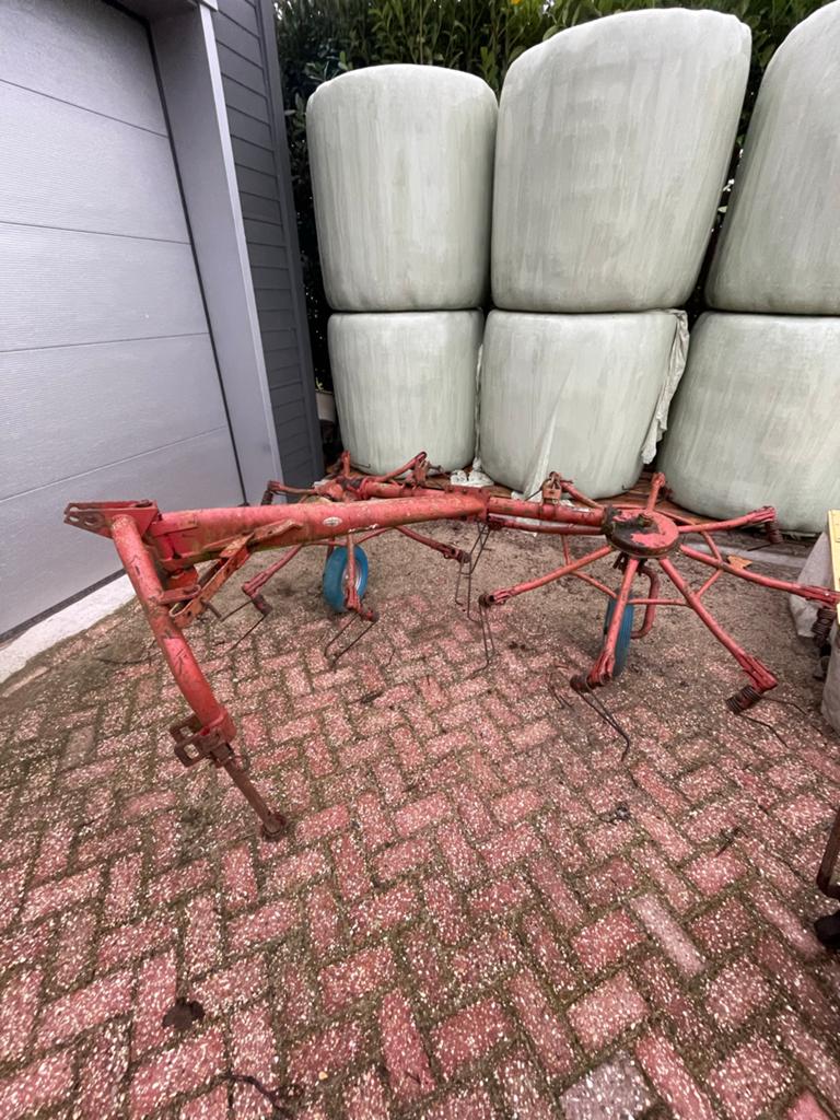 Lely hooischudder, Ophalen, Gebruikt, 50 cm of meer