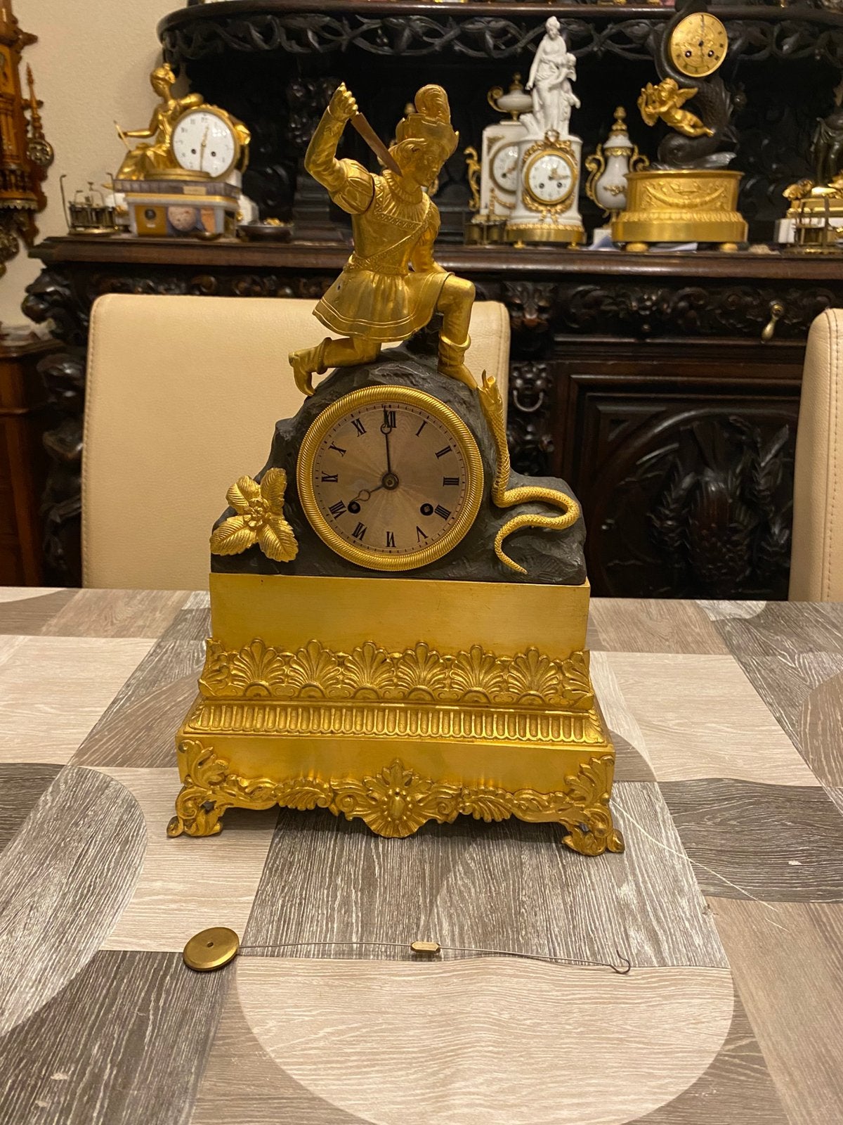 Zeer mooi bronzen vuurverguld empire klokje, Ophalen of Verzenden
