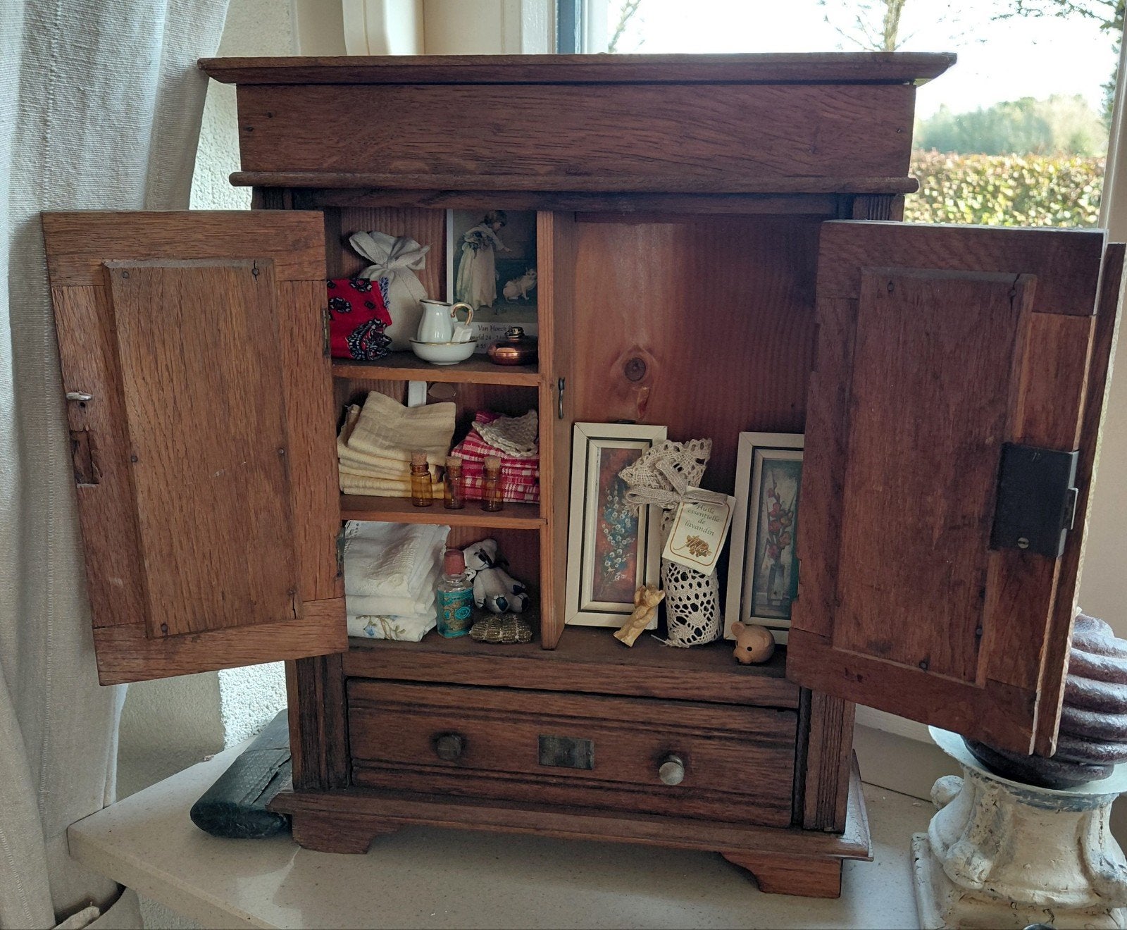 Oud Eiken Houten Mini Kastje = B 31 x H 38 D 11 cm., Ophalen of Verzenden, Gebruikt