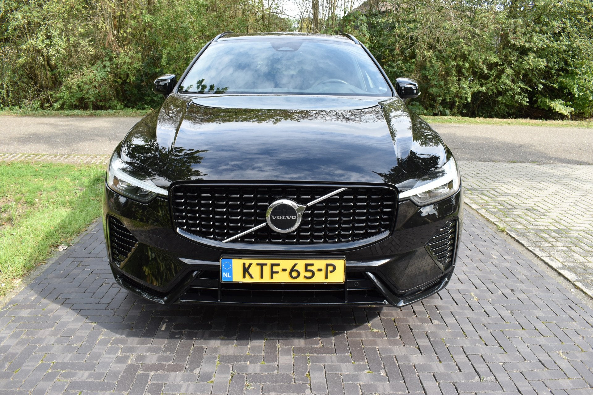 Volvo XC60 2.0 T6 Plug-in hybrid AWD 400PK Dark, PANO, LEER,, Automaat, Dealer onderhouden, Gebruikt, 4 cilinders