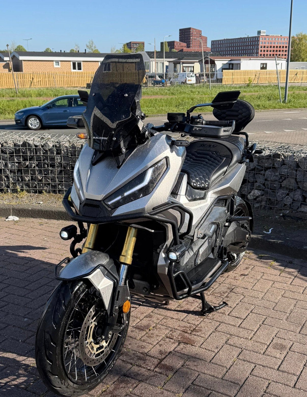 HONDA X-ADV zilver met Akrapovic met Zino Customs Zadel, 750 cc, 2 cilinders, Occasion, Particulier