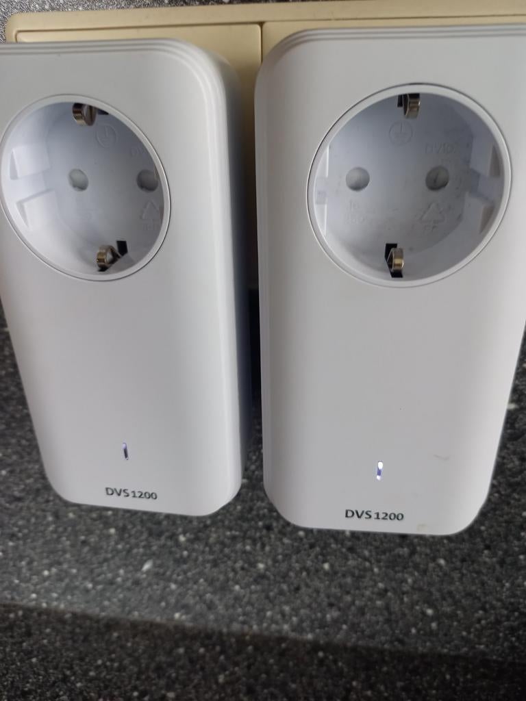 DVS 1200 Powerline Adapters (2 stuks), Ophalen of Verzenden, Zo goed als nieuw, DVS