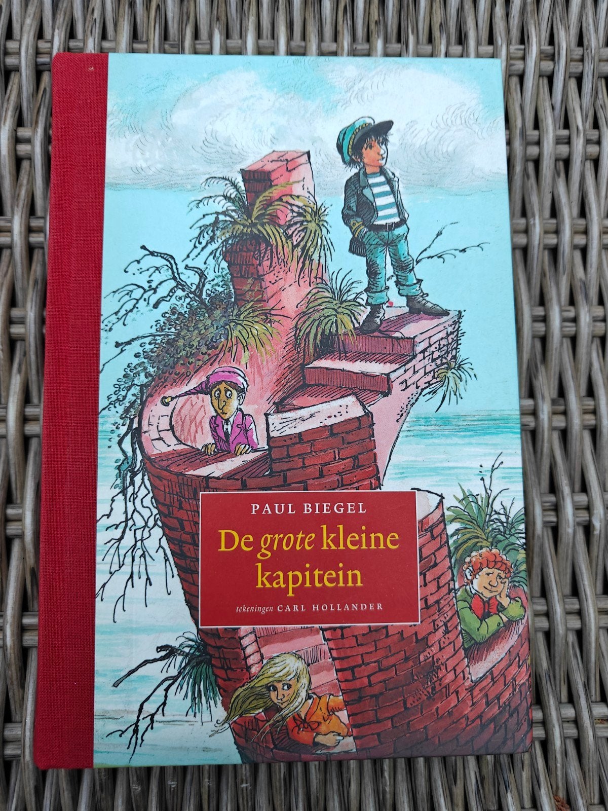 De grote kleine kapitein.     Omnibus., Ophalen of Verzenden, Gelezen