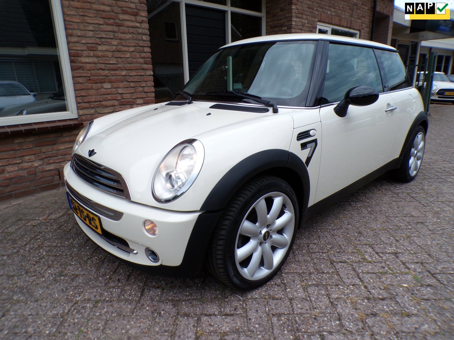 Mini 3-Deurs 1.6 One Seven Panodak, Auto's, Voorwielaandrijving, Dealer onderhouden, Gebruikt, Zwart