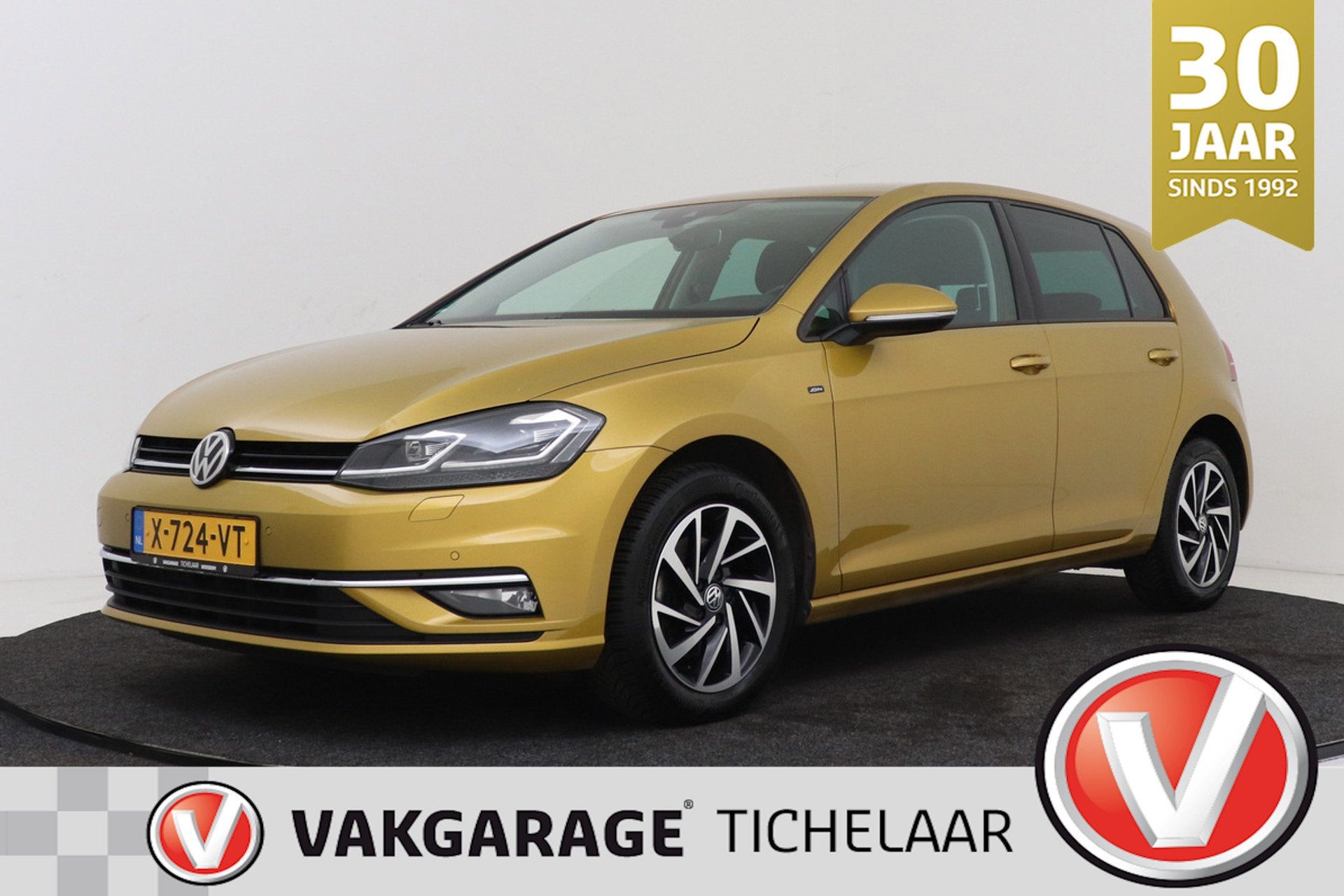 Volkswagen Golf 1.5 TSI Highline Business | CarPlay | Standk, Stof, 4 cilinders, 150 pk, Geel