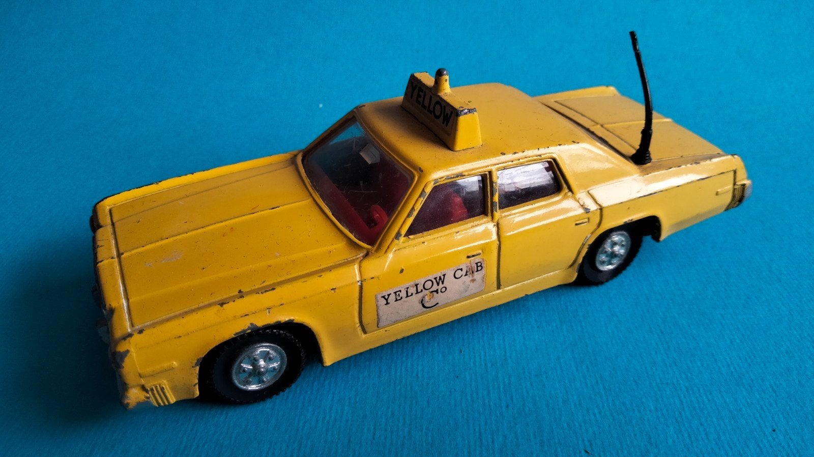 Dinky Toys Plymouth Gran Fury Yellow Cab, Ophalen of Verzenden, Gebruikt