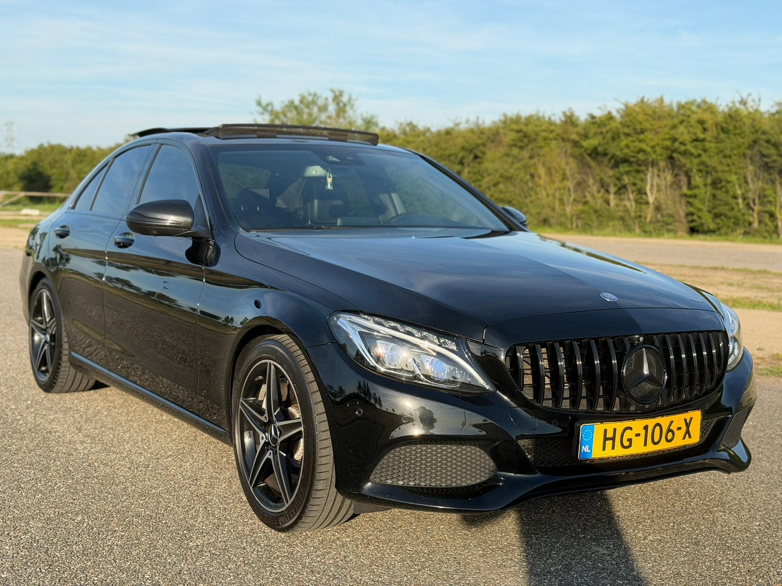 Foto 21 van Mercedes-Benz C350e 211PK | Pano | Burmester | 360 Camera