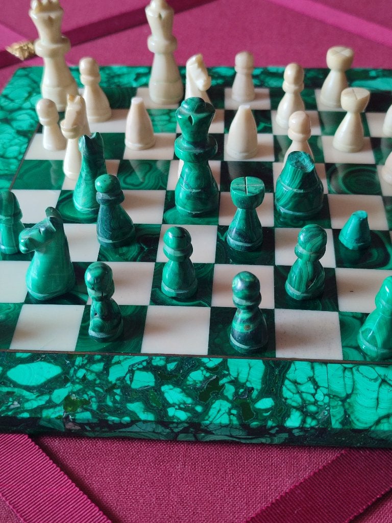 Schaakbord met figuren van malachiet, marmer, Hobby en Vrije tijd, Gezelschapsspellen | Bordspellen, Een of twee spelers, Ophalen of Verzenden