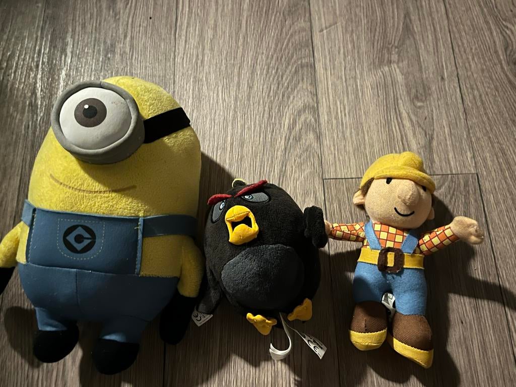 Leuke knuffelset: Minion, Angry Bird en Bob de Bouwer, Kinderen en Baby's, Speelgoed | Knuffels en Pluche, Gebruikt, Geel, Overige typen