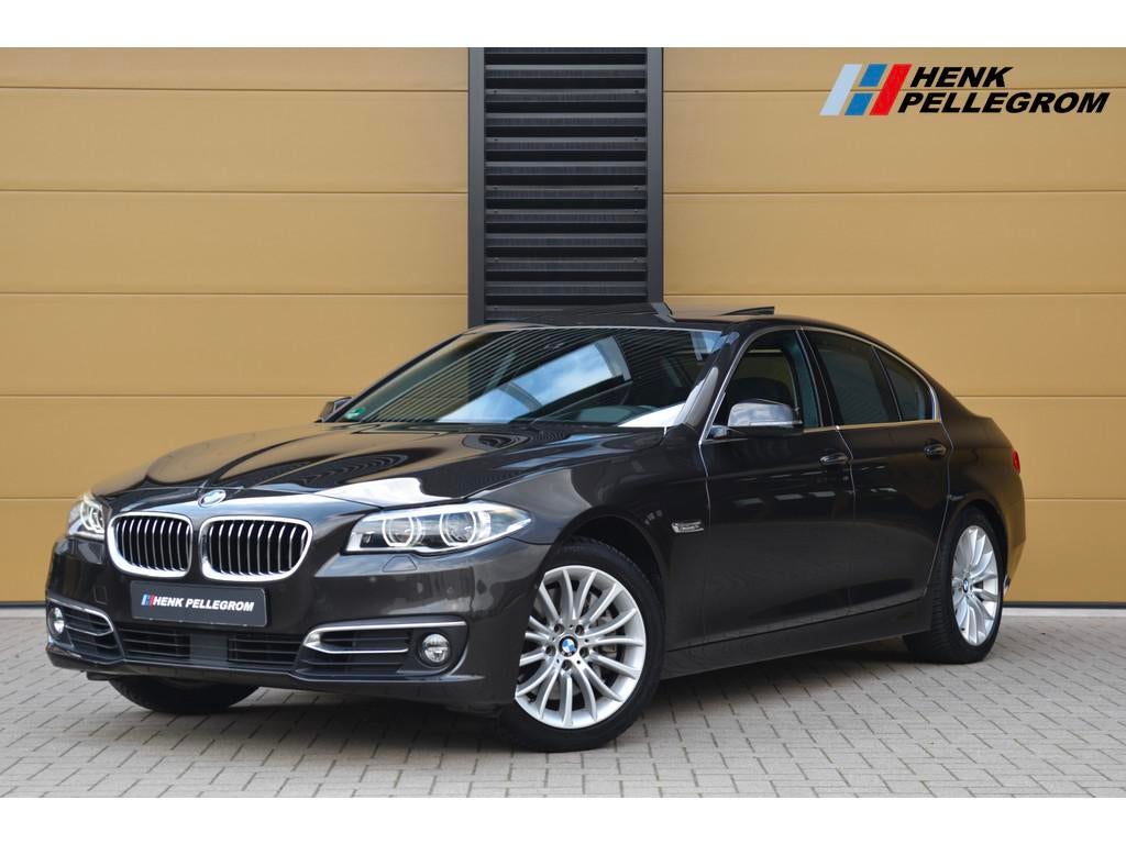 BMW 5 Serie 528xi Luxury Edition * Softclose * Trekhaak * Ro, Auto's, BMW, Automaat, 15 km/l, Gebruikt, Bedrijf