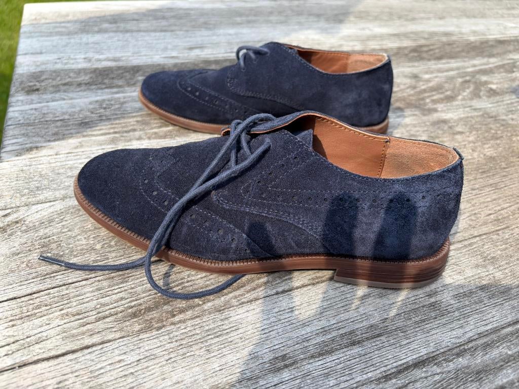 Schoenen donkerblauw met veters, suede, maat 36., Ophalen, Schoenen, Zo goed als nieuw, Jongen