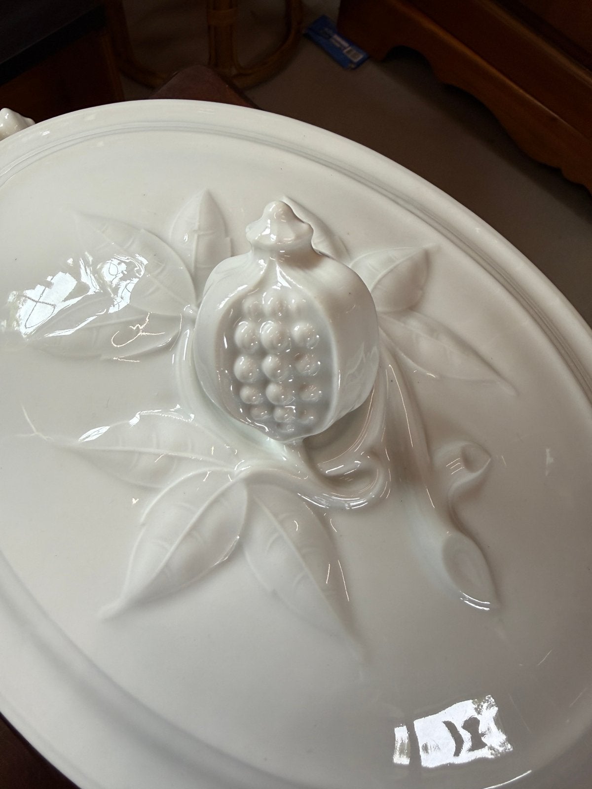 Bijzondere antieke witte ironstone terrine met granaatappel, Antiek en Kunst, Antiek | Schalen, Ophalen of Verzenden