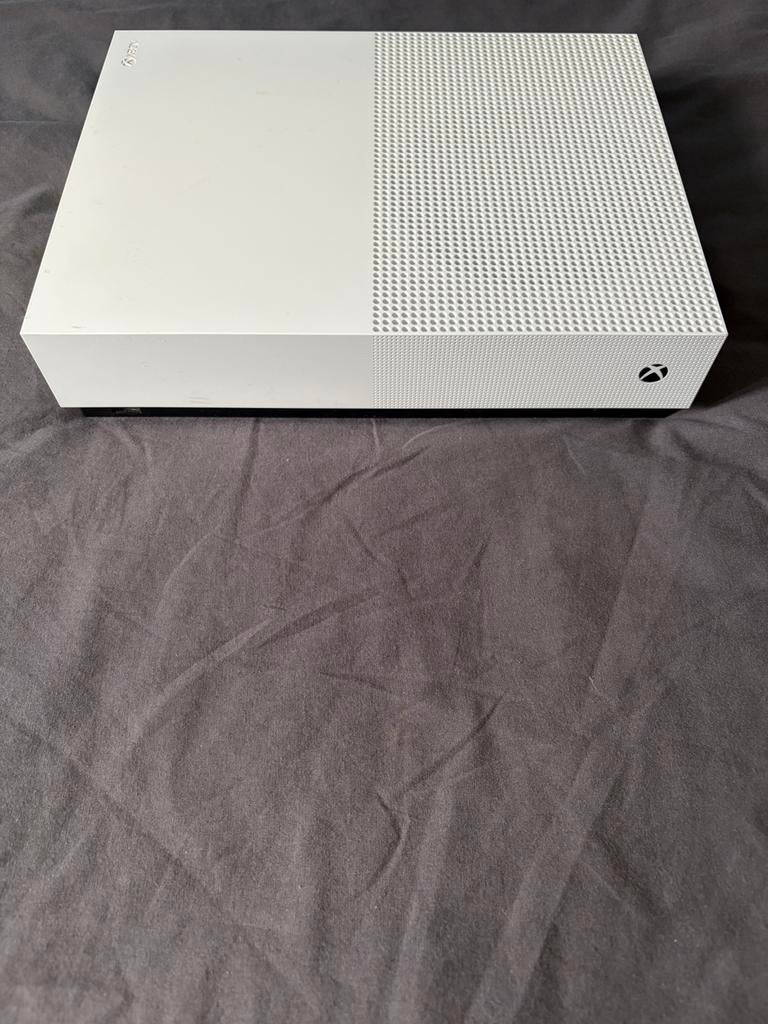 Xbox One zsm weg!, Spelcomputers en Games, Spelcomputers | Xbox One, Ophalen, Xbox One S All-digital, Zo goed als nieuw, 1 TB