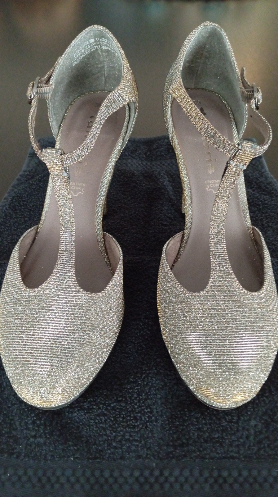 Tamaris goudkleurige  lurex pumps., Ophalen of Verzenden, Zo goed als nieuw, Overige kleuren
