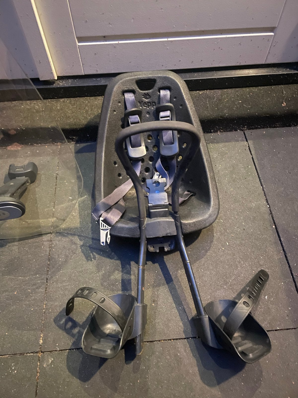 Yepp fietszitje voor voorop met windscherm, Fietsen en Brommers, Fietsaccessoires | Fietsstoeltjes, Ophalen, Gebruikt, Voorzitje