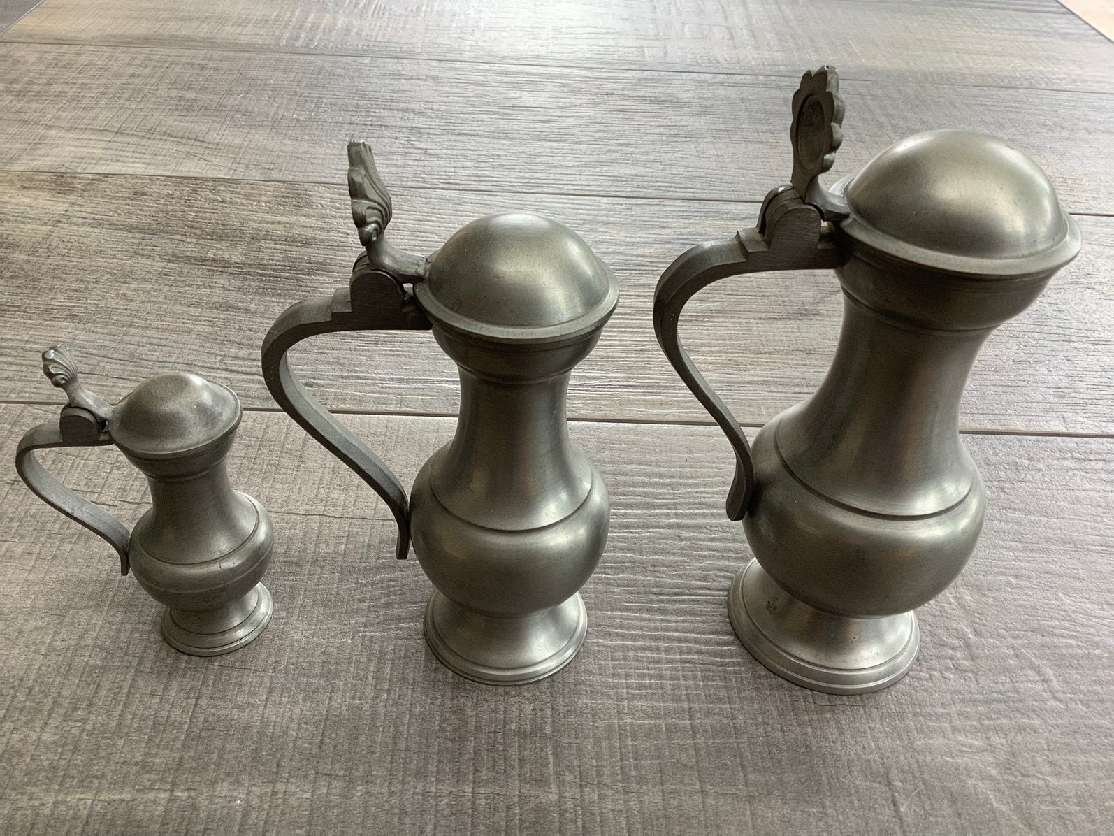 Drie kannetjes van tin, Antiek en Kunst, Ophalen