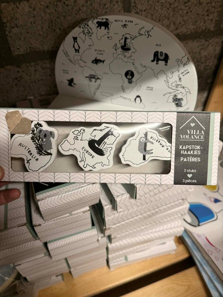 Rest pakket o.a houten spullen voor markten zeer goedkoop, Ophalen, Nieuw