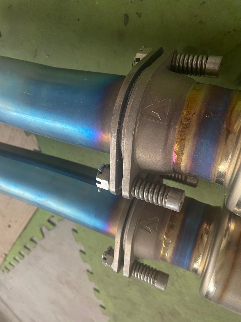 Akrapovic Nissan GT-R R35 Evolution Line Titanium Y-pipe, Auto-onderdelen, Uitlaatsystemen, Ophalen, Nieuw, Nissan