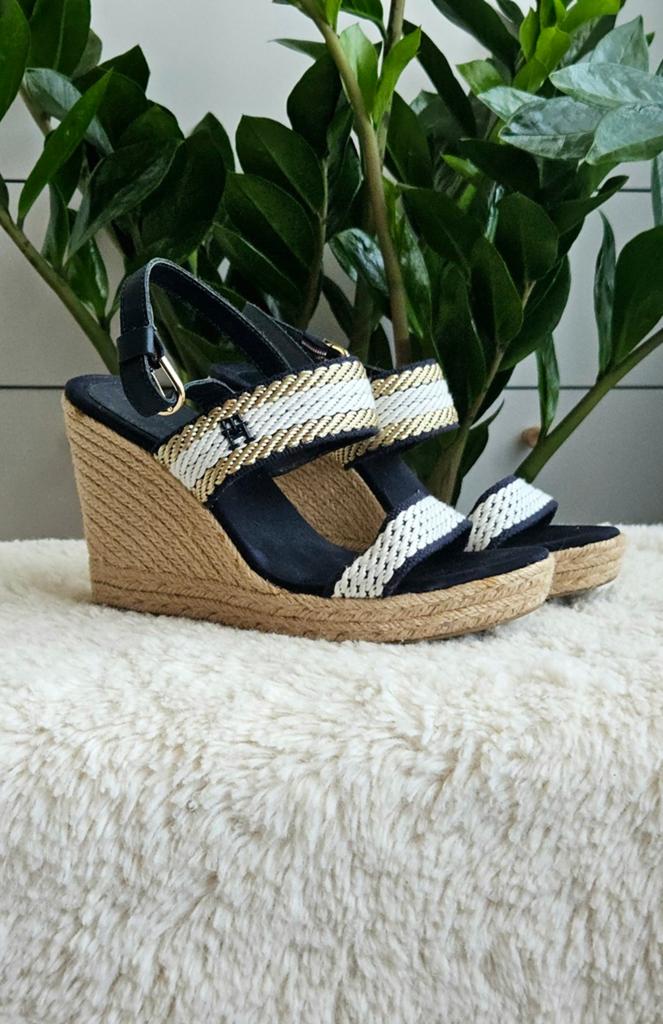 Tommy Hilfiger sleehakken, Blauw, Zo goed als nieuw, Tommy Hilfiger, Sandalen of Muiltjes