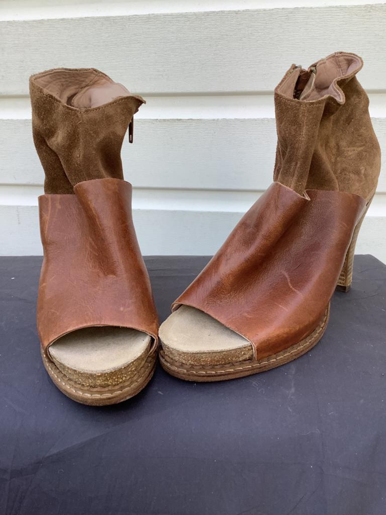 Bruine leren open teen laarzen met hak, Ophalen of Verzenden, Zo goed als nieuw, Bruin, Schoenen met hoge hakken