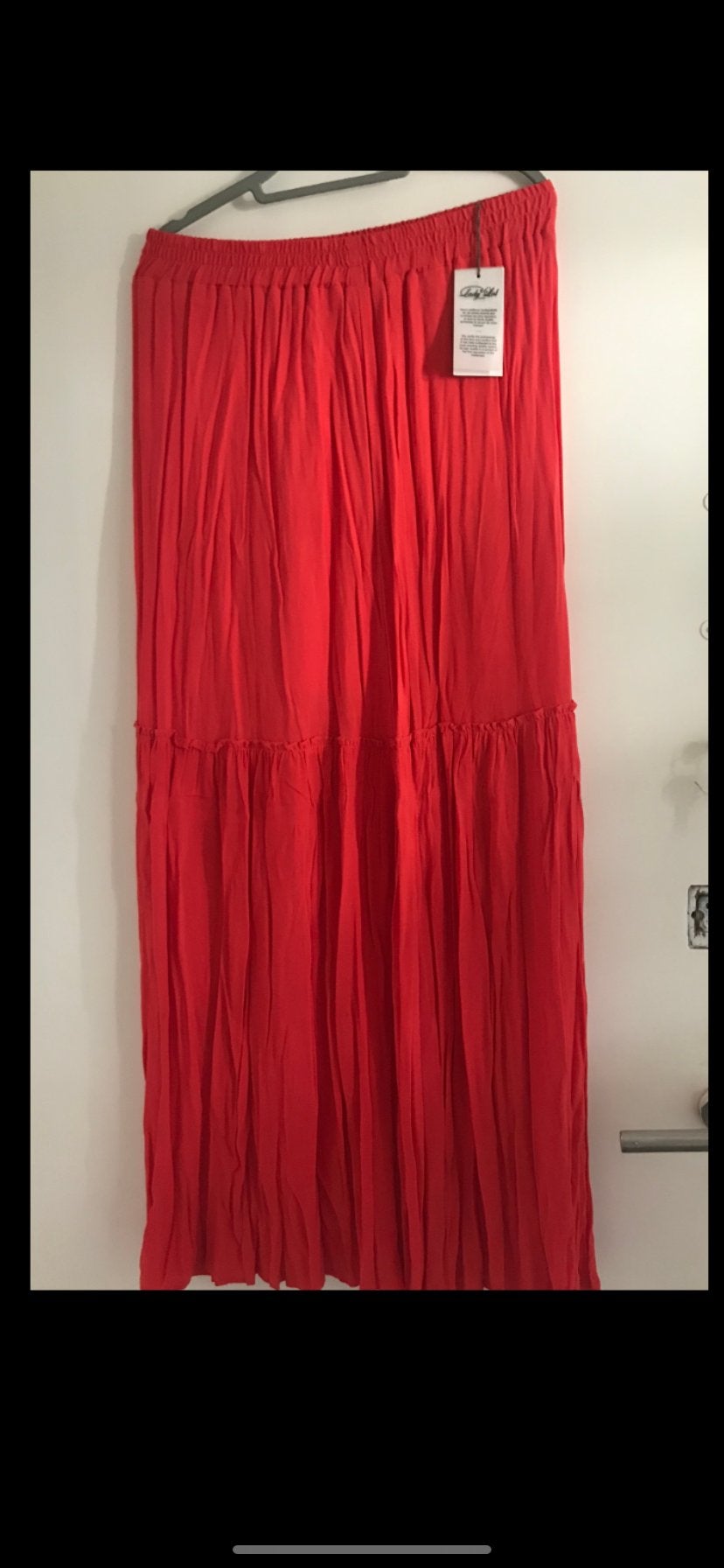 Nieuwe rode maxi rok - Maat M/L, Kleding | Dames, Rokken, Maat 38/40 (M), Nieuw, Ophalen of Verzenden, Rood