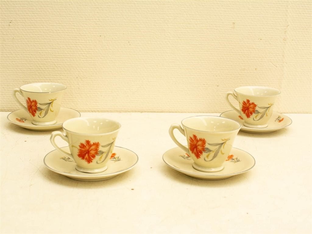 8 Mosa kop en schoteltjes 31451, Ophalen of Verzenden, Gebruikt, Aardewerk, Bord(en)