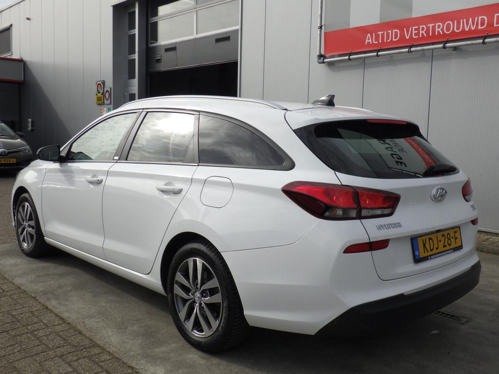 Hyundai i30 Wagon 1.4 T-GDI Automaat, Camera, Cruise, Navi C, Stof, 4 cilinders, Wit, 600 kg